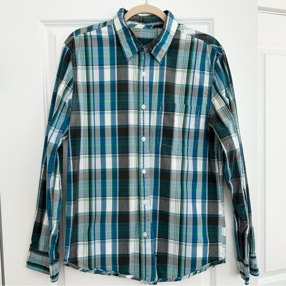 Kirra Blue & White Fall Plaid Long Sleeve Button Down Shirt